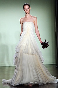 На свадьбу как на подиум: Лучшие дизайнерские наряды для невест